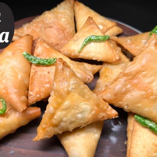 Irani Samosa (1 pc)