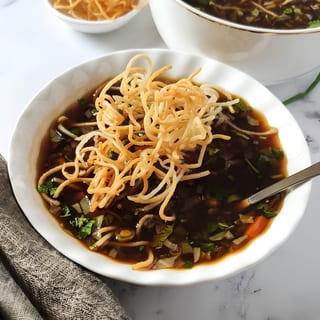 Veg Manchow Soup + Noodles (16oz)